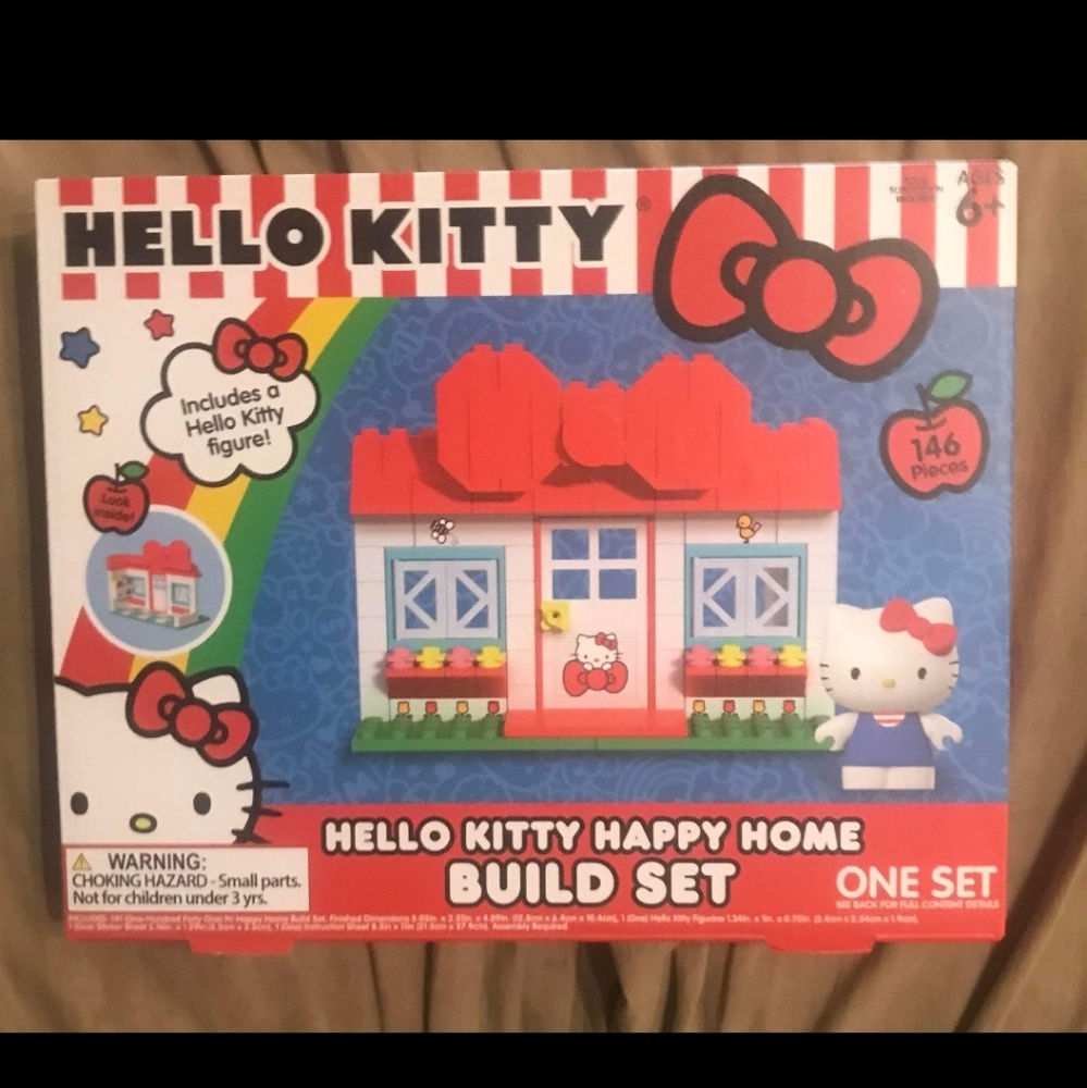HELLO KITTY BUILDING SETS LOT OF 2